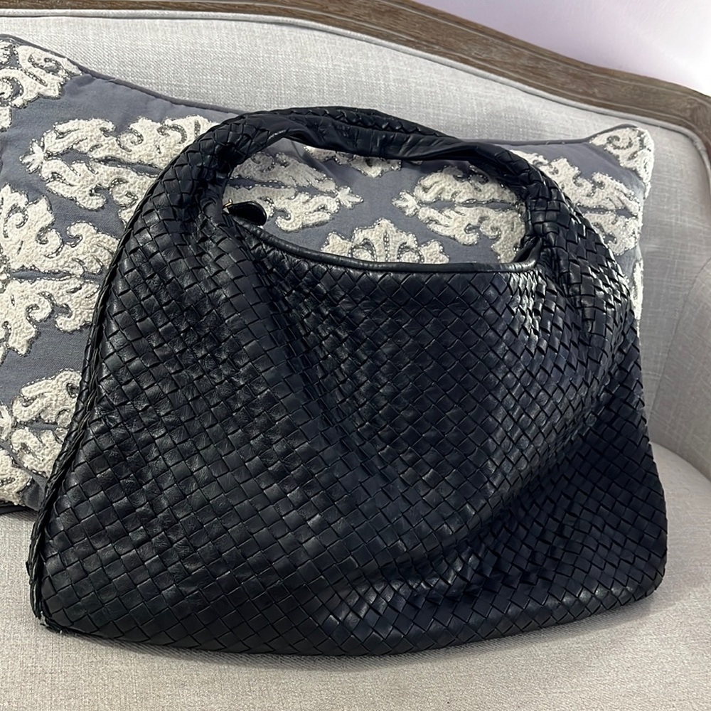 Bottega Veneta Made in Italy Black Intrecciato Leather Large Veneta Hobo
